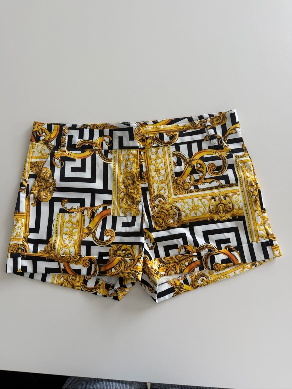 Ovi Baroque-Print Shorts in Black, White & Gold